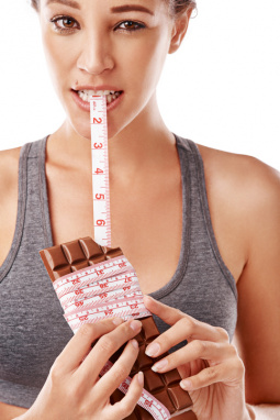Постер к Дело не в калориях: Как не зависеть от диет, не изнурять себя фитнесом, быть в отличной форме и жить